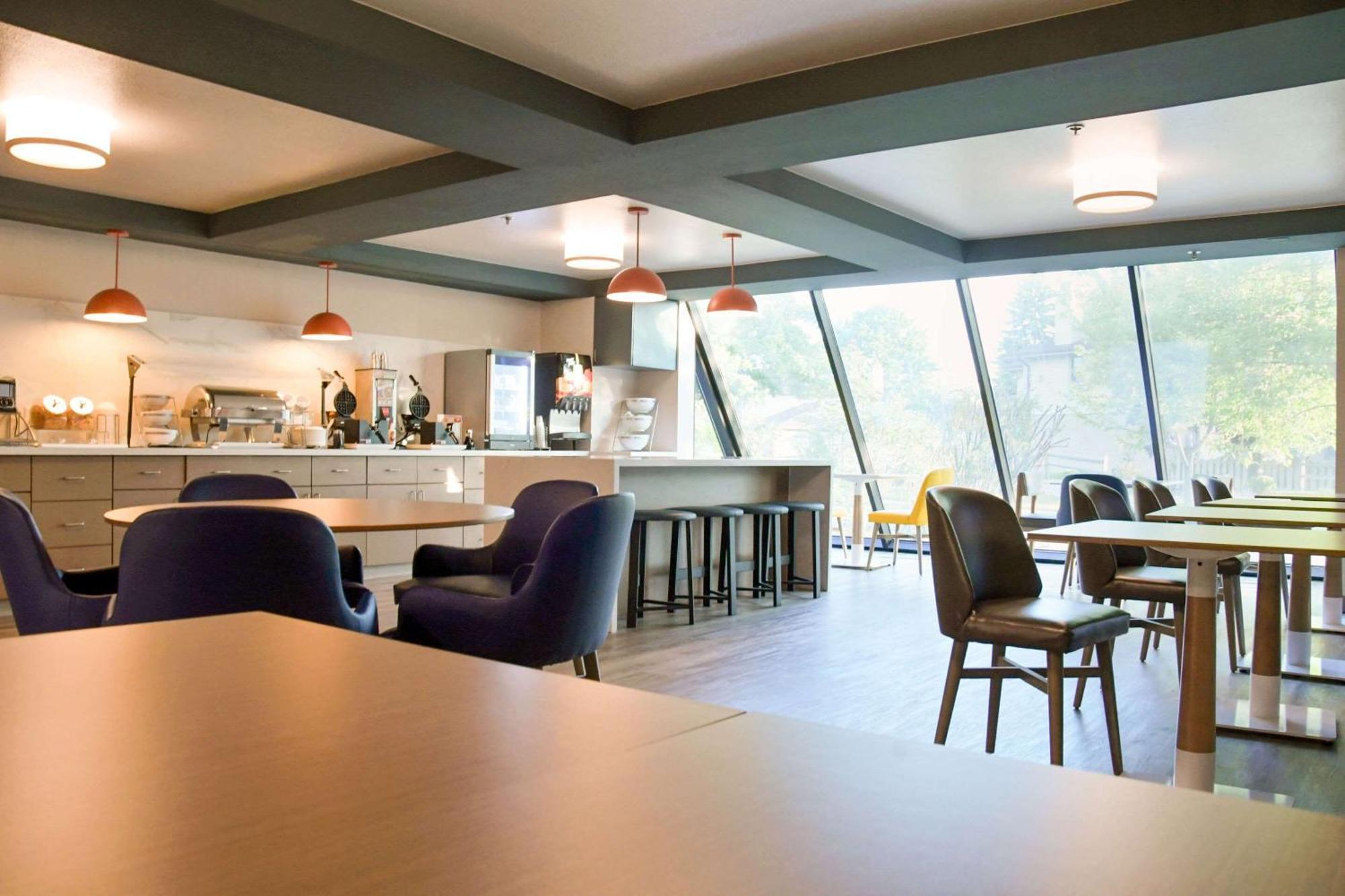 Comfort Inn & Suites Nw Milwaukee Germantown المظهر الخارجي الصورة