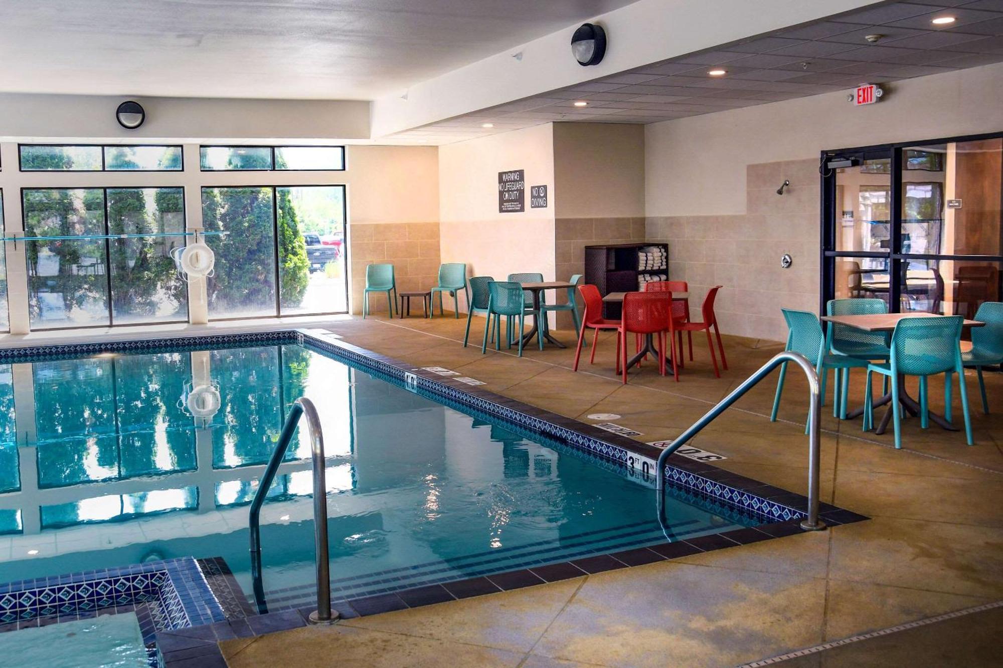 Comfort Inn & Suites Nw Milwaukee Germantown المظهر الخارجي الصورة