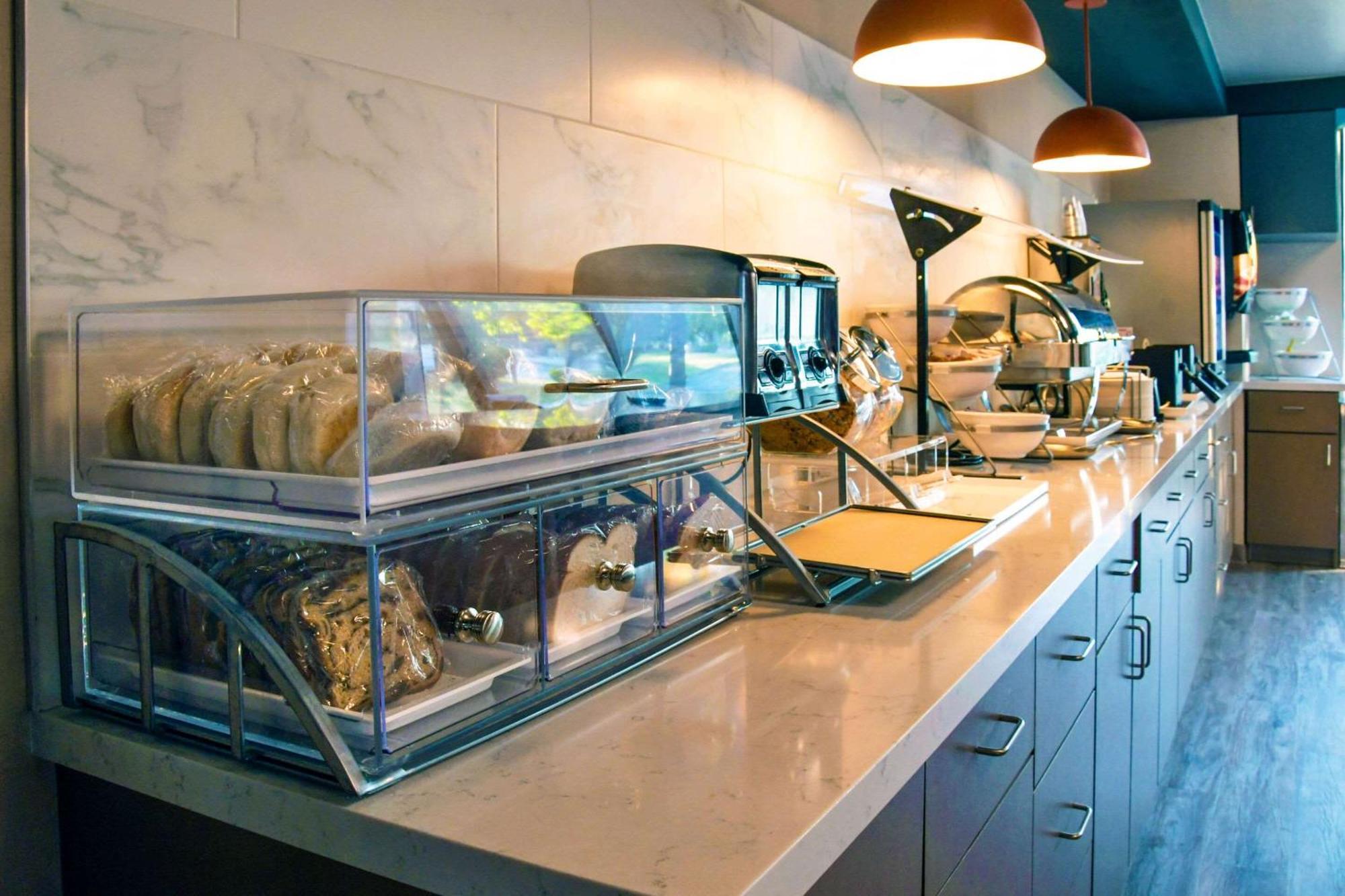 Comfort Inn & Suites Nw Milwaukee Germantown المظهر الخارجي الصورة
