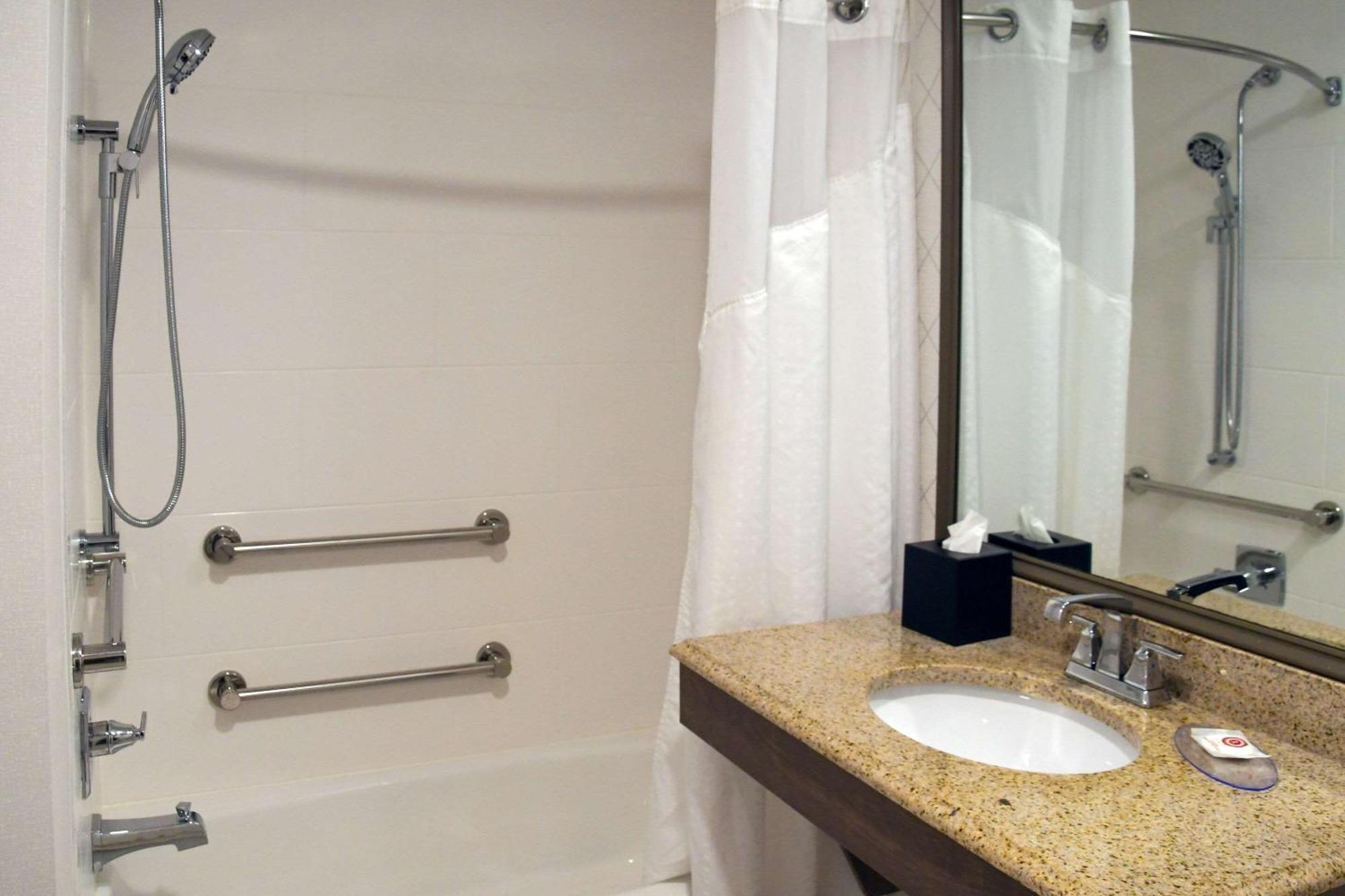 Comfort Inn & Suites Nw Milwaukee Germantown المظهر الخارجي الصورة