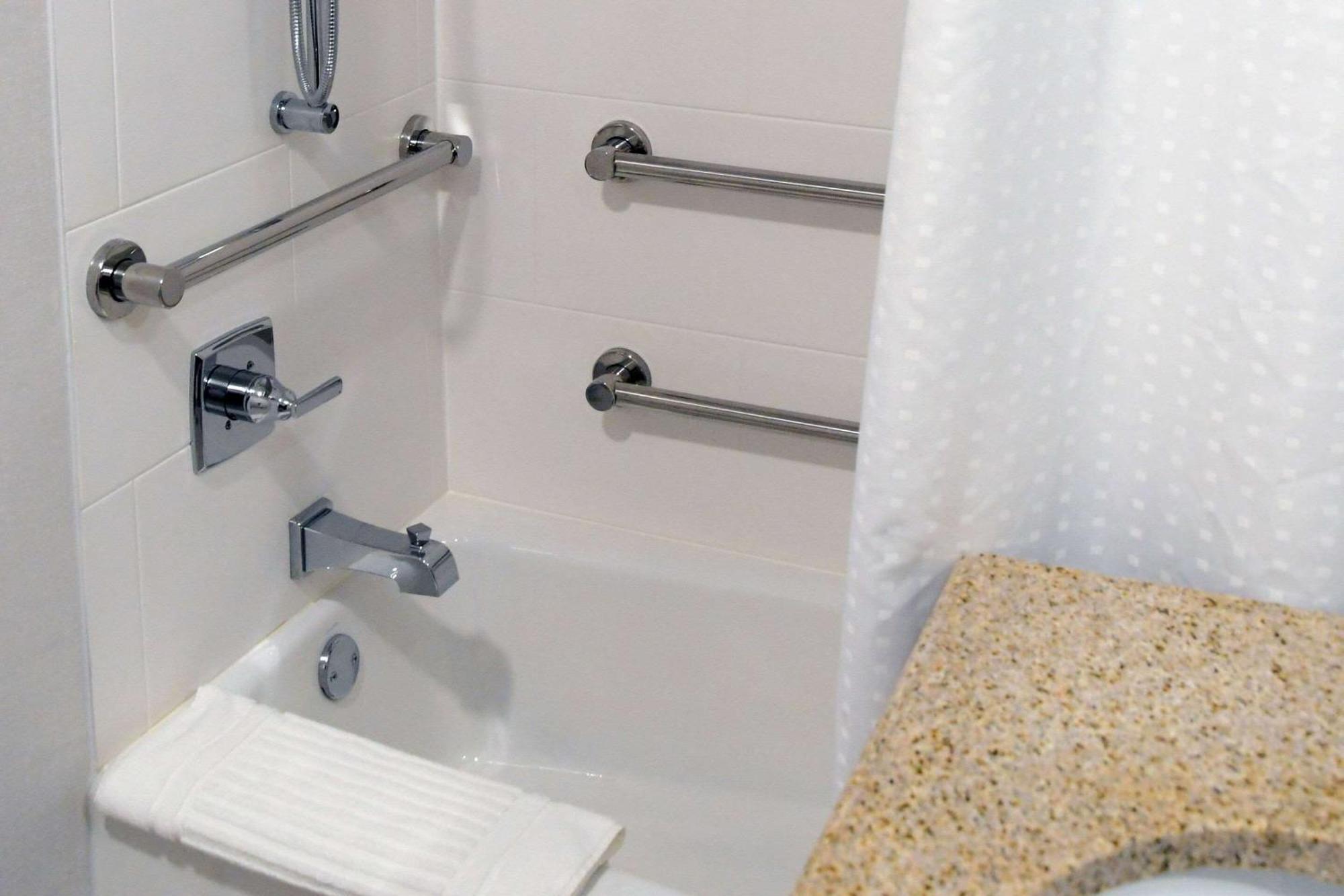 Comfort Inn & Suites Nw Milwaukee Germantown المظهر الخارجي الصورة