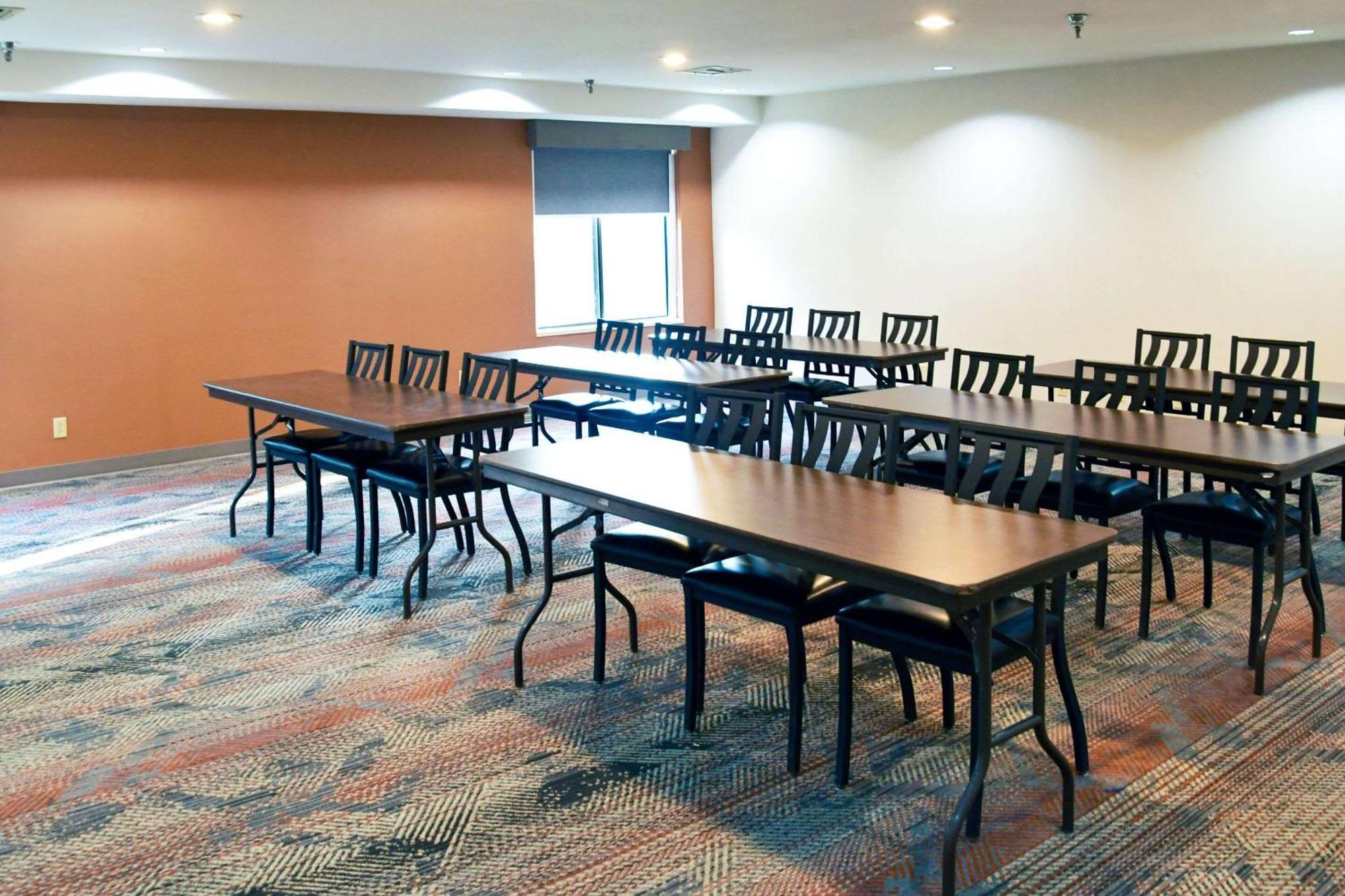 Comfort Inn & Suites Nw Milwaukee Germantown المظهر الخارجي الصورة