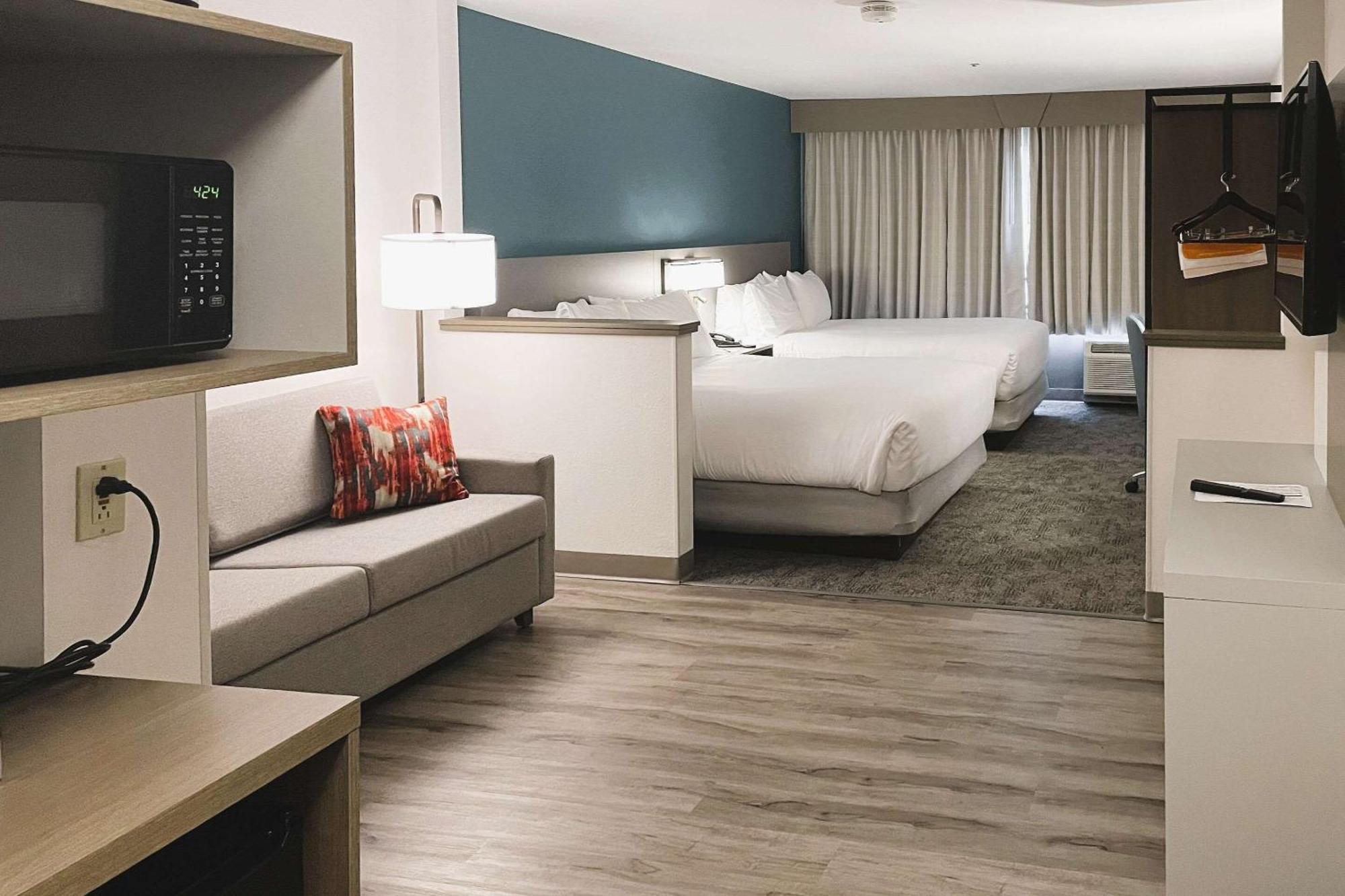 Comfort Inn & Suites Nw Milwaukee Germantown المظهر الخارجي الصورة